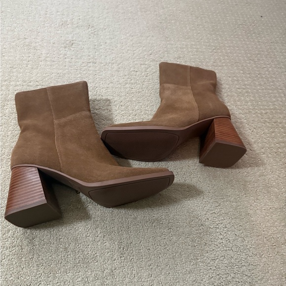 Crown Vintage Tan Heeled Boots - Picture 3 of 3